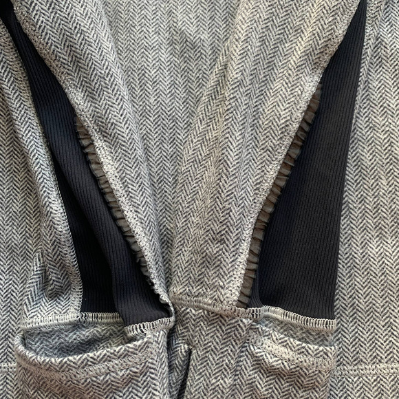 Lululemon Full Tilt Half Zip Gray - Picture 5 of 11